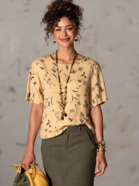 CYNTHIA MAX Buttery Tan Floral Linen Pullover Top
